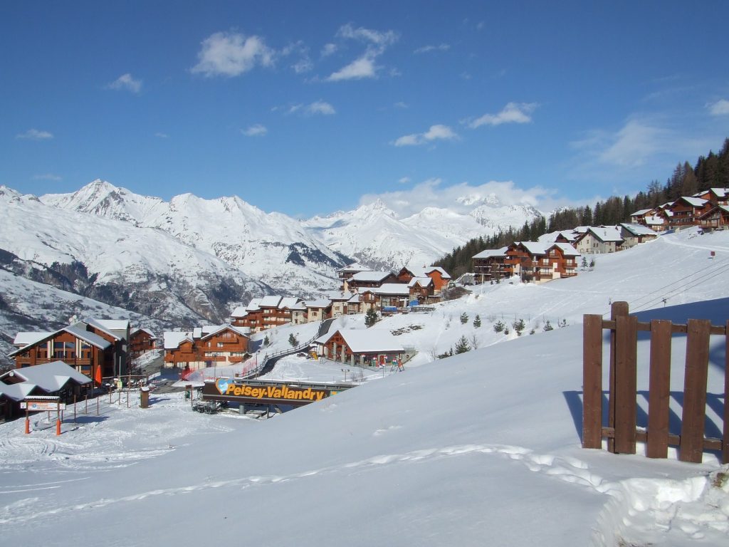 The 5 Of The Best Places To Ski In France